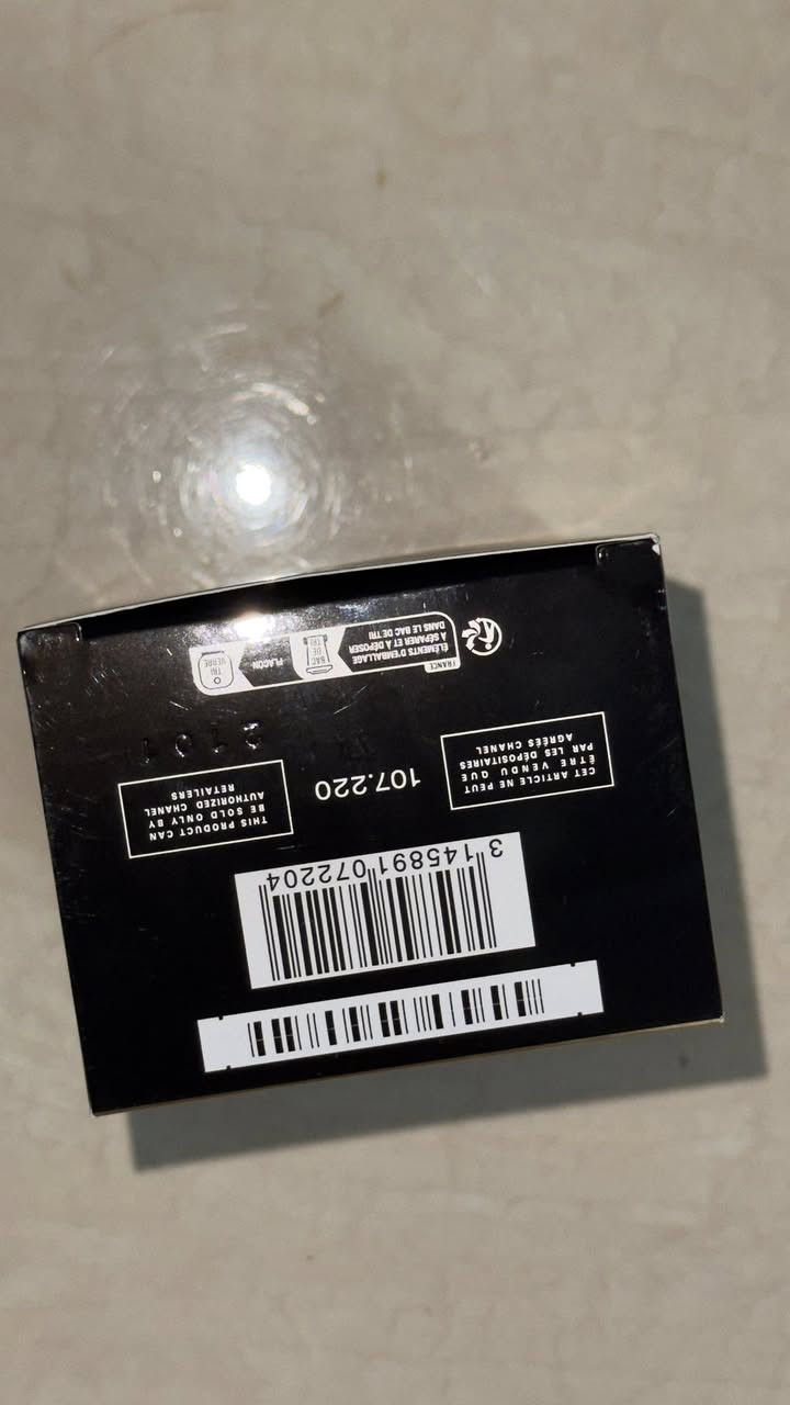 عطر BLUE DE CHANEL L'EXCLUSIF اصلي
مشتري من مطار بغداد 100ML راش منه حوالي 20
رشة سبب البيع مناسبني ابيعة ب 370 وبي مجال بسيط مكاني بغداد الي يريد نتفاهم على السعر يراسلني على رقمي واتساب ***********
