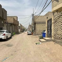 بيت للبيع شارع المطار شارع سبيس قريب مدرسه القلم ركن ١٠٠ مربع طابق ونص...