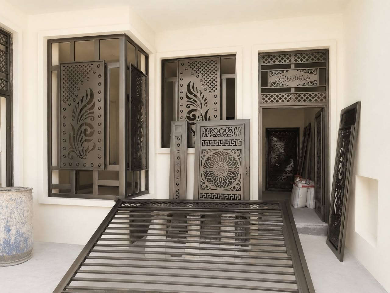 نحن من يجعل بيتك مميز.
نعمل بكافه انواع اصباغ الحديد{***********}
واتساب واتصال 

صبغ السقائف والمحجرات  🏘️👇  اصباغ خارجي وداخليه وتغليف كابون مع صبغ الكابون التالف

صبغ +تنضيف+سنفره_
النتيجة داخل الصور🪬🫡 😍😍
