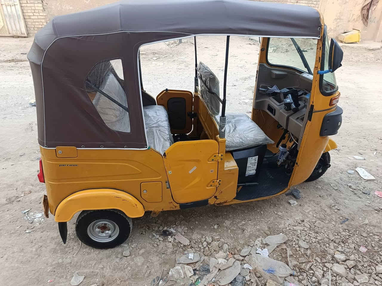 السلام عليكم تكتك 21شهر 3  جاهزه من كل النواحي ما متعوبه من الدوام للبيت سعر 7.600 بيهة مجال ***********
