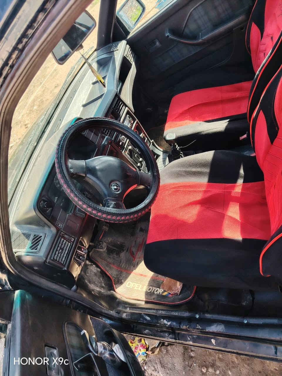 سلام عليكم  كاديت للبيع حجم مكينه 16 موديل 91 رقم نينوي تريد وكاله تريد تحويل كاربون بنزين مستر طخم تاير مكان موصل جانب اليمن قفل مركزي تشغيل عن بعد  ***********/*********** السعر 27
