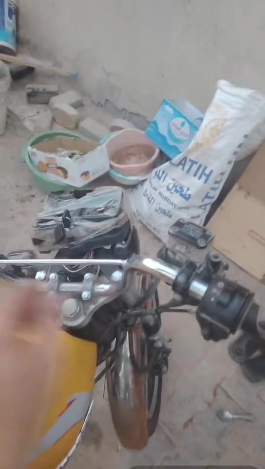 السلام عليكم دراجه سافان اوراق موديل 20 مكان كربلاء سعر 300 بها مجال........... ***********
