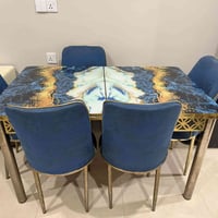 ميز طعام مع كراسي للبيع للتواصل 07700437460