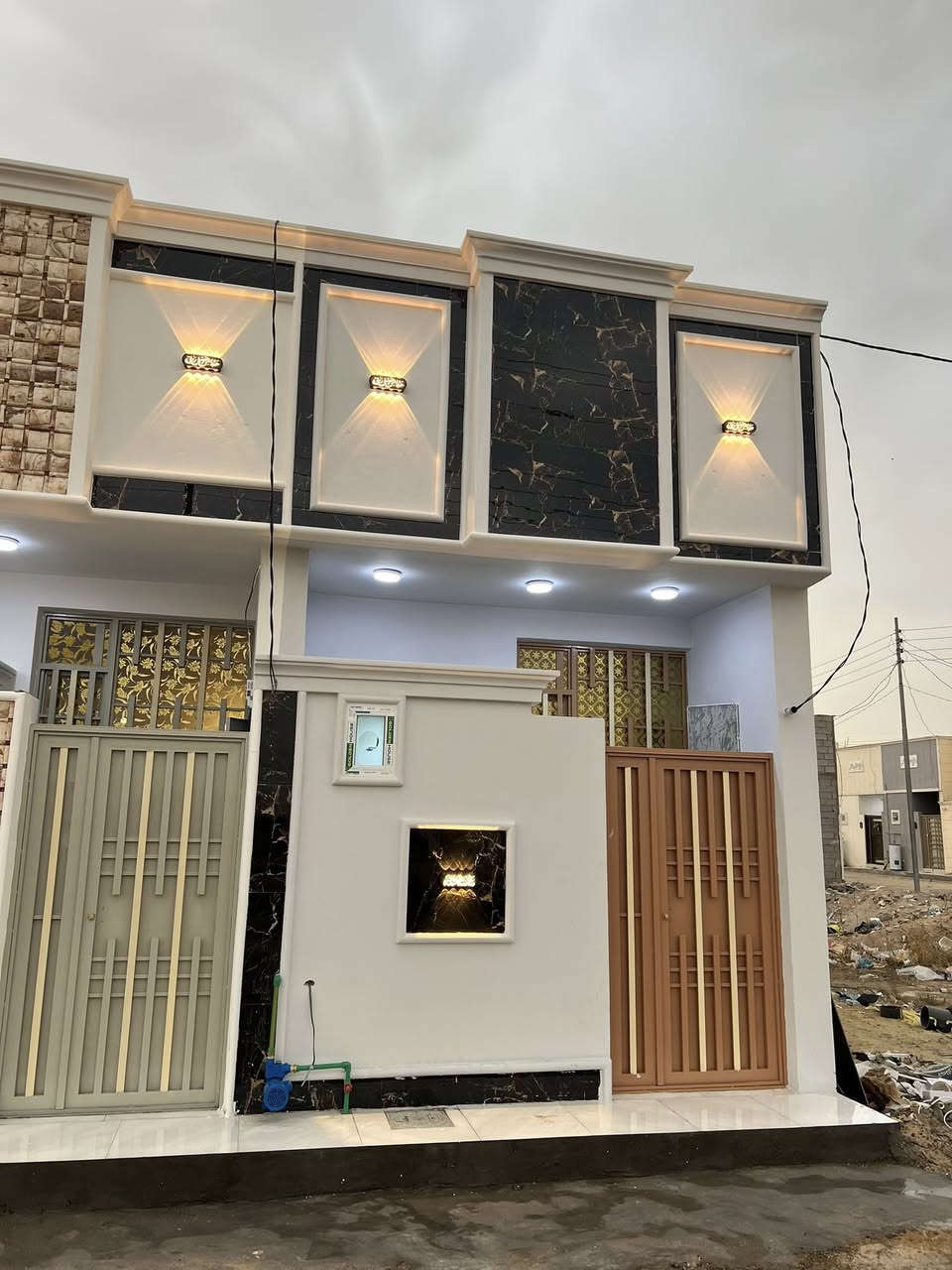 ياالله الهم صلي على محمد وال محمد يوجد لدي بيت مساحة 50متر طابق واحد بناء طابوق جمهوري بي غرفة وصالة ومطبخ وصحيات عدد 2كافه الخدمات ماء وكهرباء ومجاري وتبليط طابو زراعي قرار محكمة البيع مباشر مع صاحب الارض موقع البيت كربلاء مجمع الإبداع قرب جامعة العميد بصف علوه المخضر يصلح سكن او حسينيه للزوار بيع نقد فقط الاستفسار 
***********
***********
واتساب موجود
