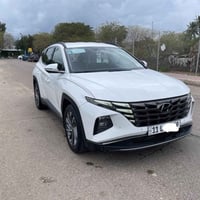 توسان موديل2021 ماشيه50 الف بيهه صبغ شويه الباب الوره بجهه الايمن مكان...