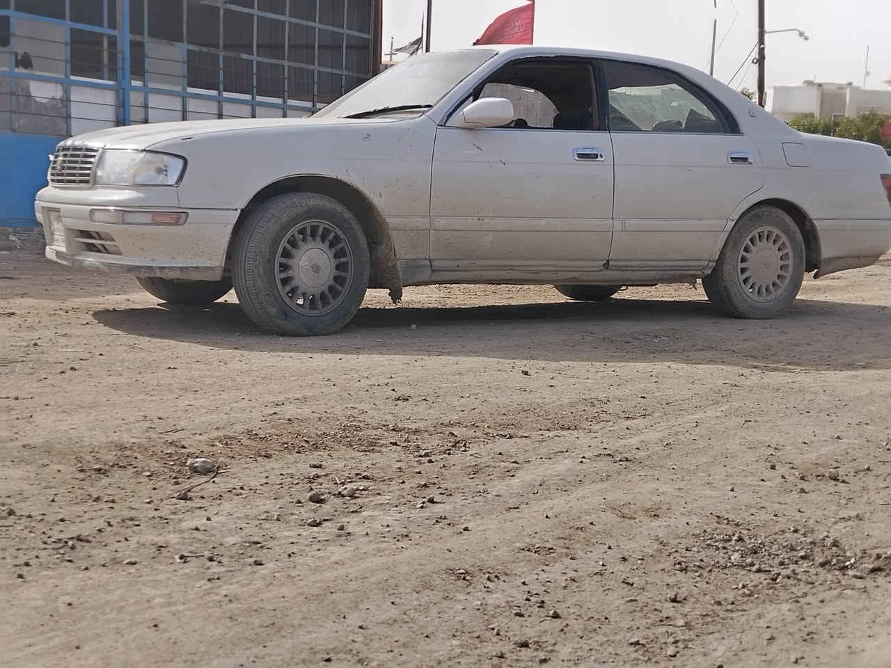 سلام عليكم بطة منفصل موديل ٩٤ بيهة قمارة رقم بغداد سنوية ما ساقطة مكان ديوانية مكينة وكير ٣٠٠٠ بطة شلعة ومعدل فول سيارة تشتغل نكرة صبح ما تاخر ابيع بس وكالة بدون تحويل.. مالك موجود.. حدادية ٧٥٪ سعر ٣٨ وبيهة مجال حك جية للاتصال ***********
