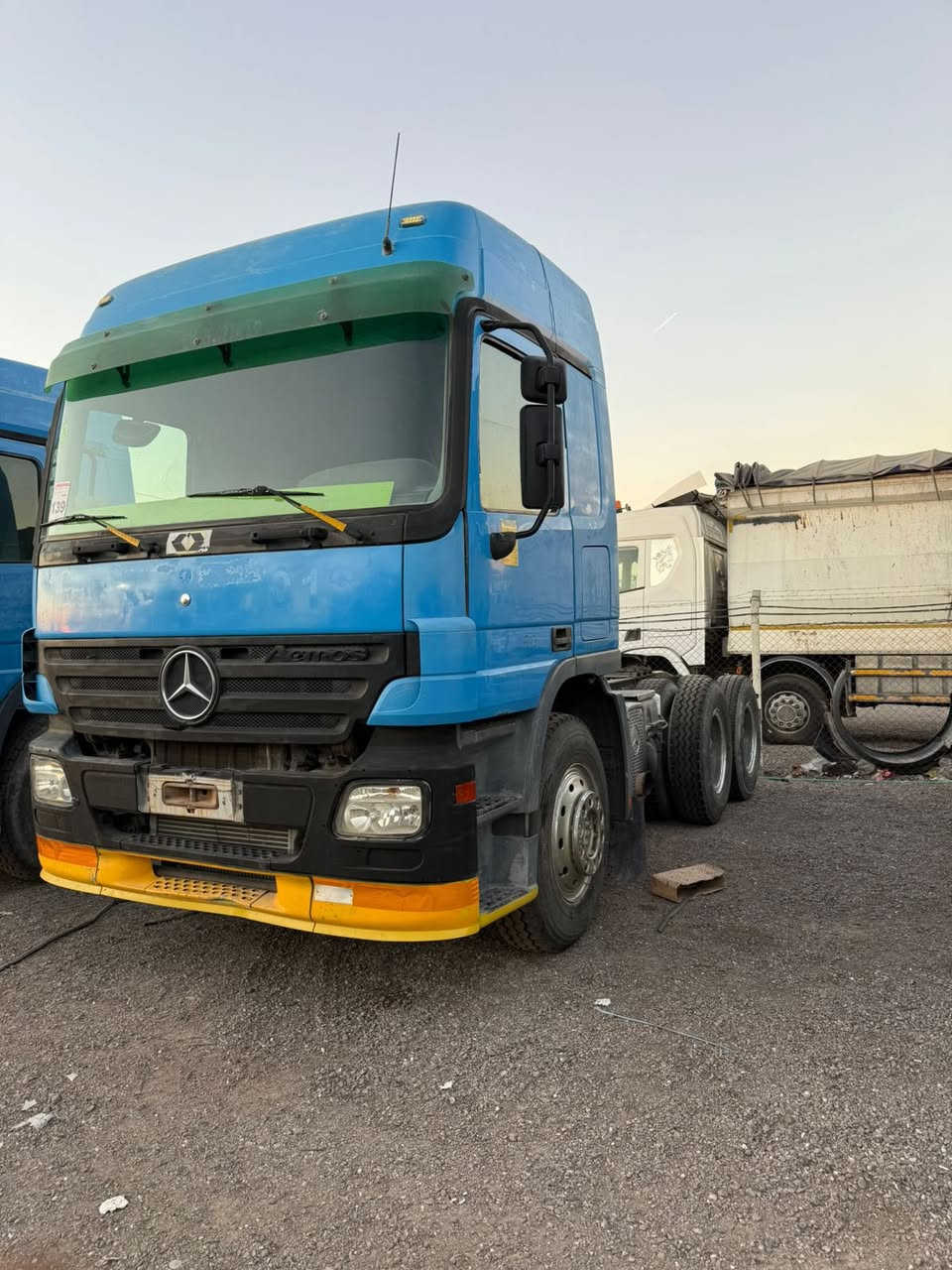 سلام عليكم ورحمة الله وبركاته 

اكتروس عدد (٣) فحل 🚚

حجم (٣٣٤٠) لون ازرق

تخم تاير جديد خليجيات 

گير فتيس 

معرض البركات العنوان : البصره-الزبير-شارع سفوان 

للتصال (***********)
