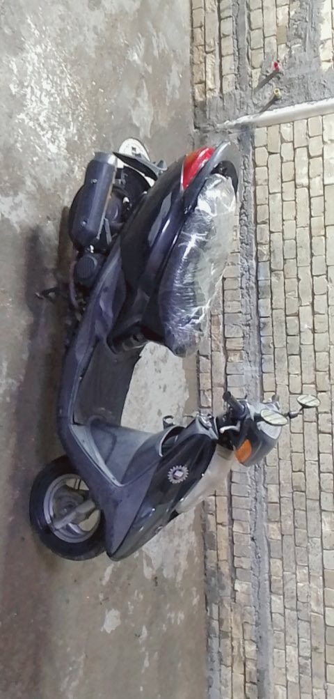 دراجة بريز لايت ناصي نضيفة كاملة وخير من الله
مكاني البلديات السعر700بيه. مجال دراجه دراجه رمبه
نقص بس باتري فقط ***********
