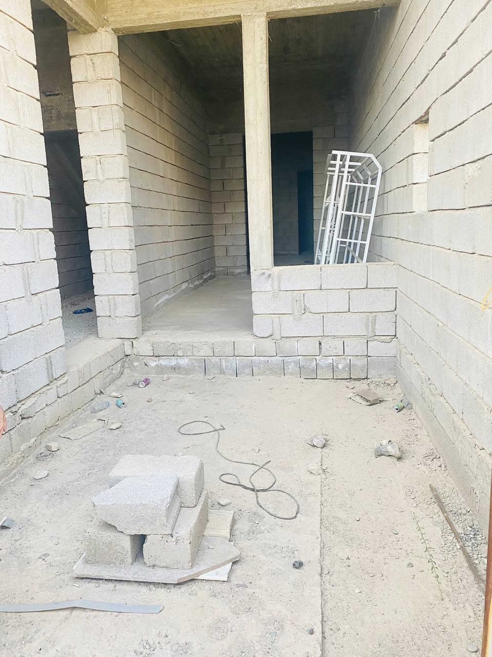 هيكل طابقين للبيع الكندي الثانية جمعية الاسر الصناعية
📍 موقع مميز على شارعين

📐 المساحة: 100 متر

↔️ الواجهة: 5 متر

✅ المنطقة مخدومة بالكامل

🔹 الطابق الأول:

غرفة نوم + استقبال مفتوح على الهول الداخلي مع مطبخ ومشتملات

🔹 الطابق الثاني:

غرفتا نوم + هول ومشتملات

وغرفة بواجهة البيت تحتوي على بالكون باتجاه القبلة ✨

📞 للاستفسار والمعاينة:

***********

***********

***********

***********

📍 التصميم الملكي - طريق موصل دهوك مقابل الگمرك
