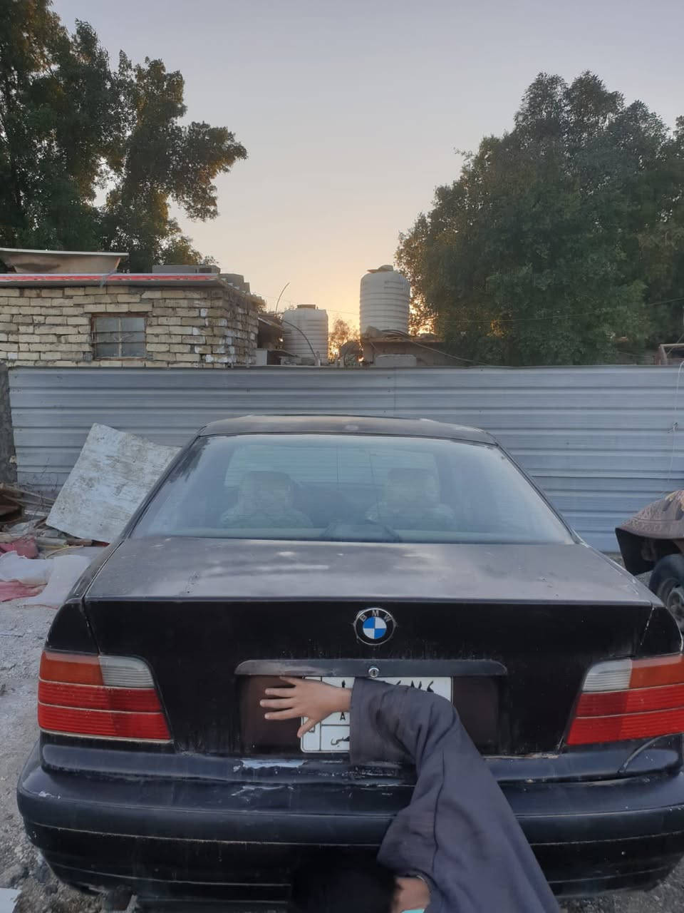 سلام عليّكم سياره بي أم للبيع سنويه ضايعه بس صاحبه يمي يعني تحويل ثاني يوم سعر ٣٠ بيه مجال شراي مكاني بغداد رقمي *********** متوفر وتساب
