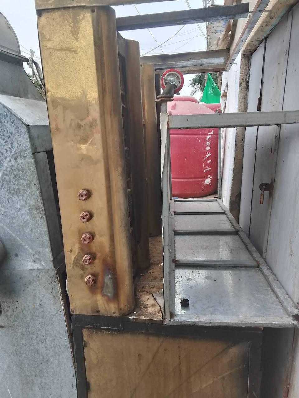 غراض مطعم للبيع ***********
