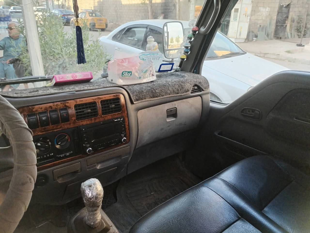 سلام عليكم كيا بزون موديل 2001 شرط كير محرك طخم نظيف سيارأ جاهزه مابيها اي شي شرط تحويل السعر 65 ورقه بيها مجال الاتصال على الرقم *********** كورك أسيا ***********
