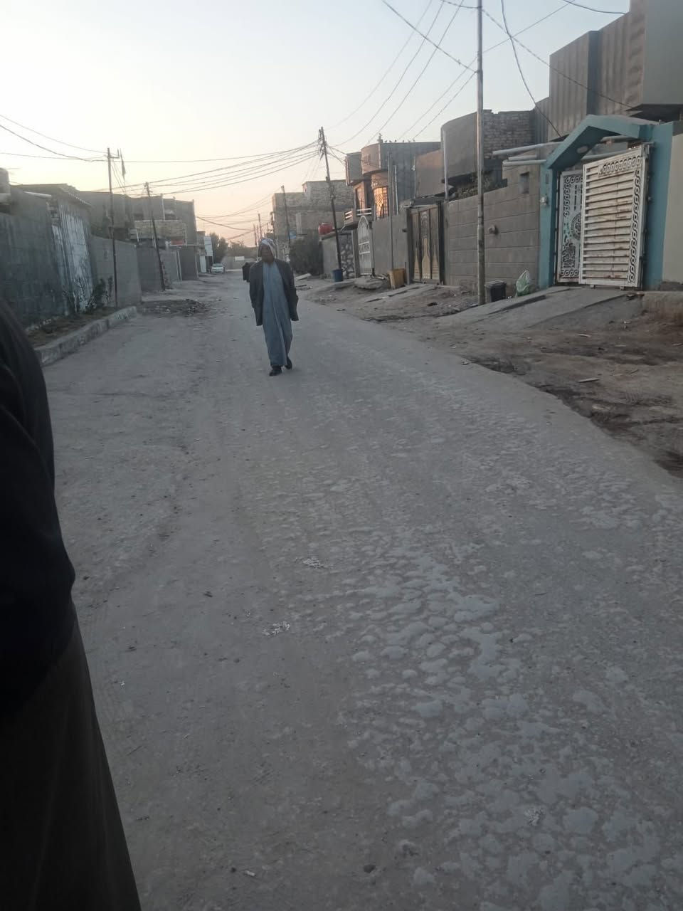 اول طابو صرف زراعي سند 25 قابل للتطويب 

موقع   نادر الثالثه التاجيه قرب جامع قائم ال محمد

الشارع تبليط ماء كهرباء خط ذهبي مولد مدارس ابتدائية ومتوسطة قريب عل بيت
البيت 100 مربع ركن عل شارعين البيت جديد مبني سنه 22
هول 10 في 5
مطبخ 4 في 4
استقبال 6 في 5
الارضيه مرمر
الجدران مرمر
مجمع صحيات داخليه وخارجيه
السعر 65 وبي مجال رقم الهاتف ***********
