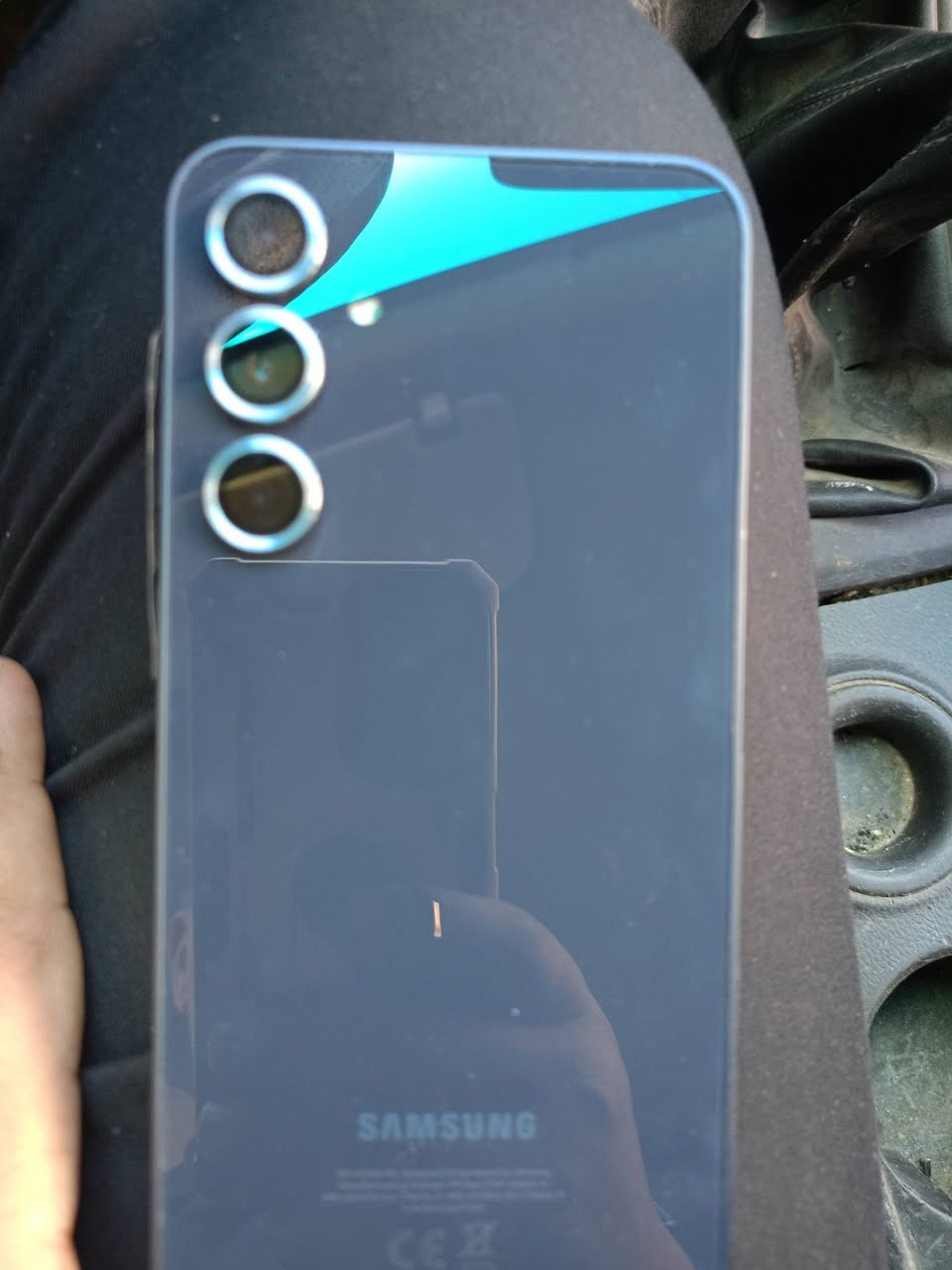 A35G5 جهاز جديد صار سبوع ماخذه ذاكره 256سعره 250 الف رقم الهاتف ***********
