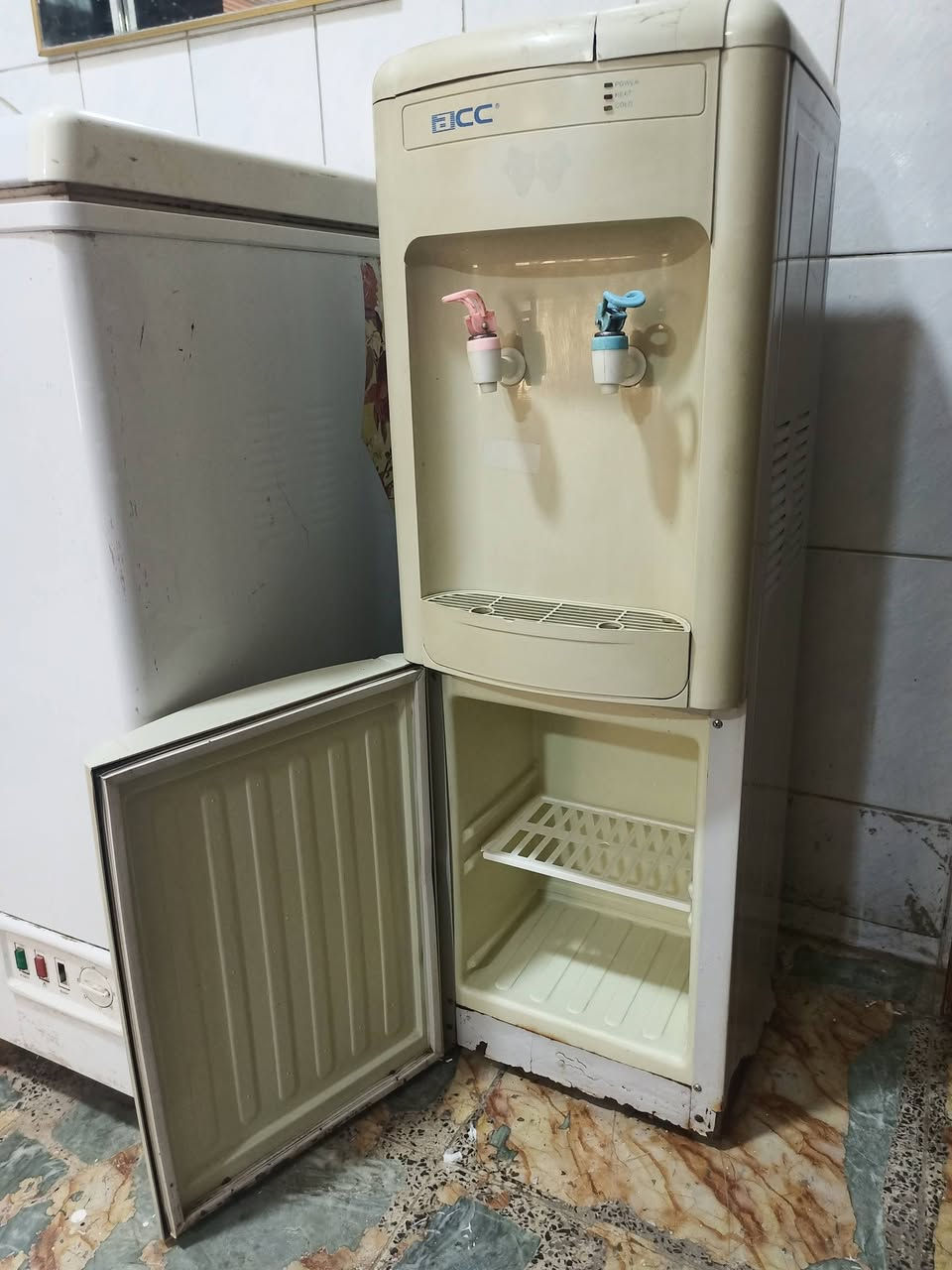 براد حار وبارد مستعمل نظافة 80٪
السعر 75 الف
مكاني ديوانية العروبة الاولى


**إذا كنت صاحب هذا الإعلان وتريد حذفه لأي سبب، رجاءا أرسل رسالة إلى الدعم الفني**