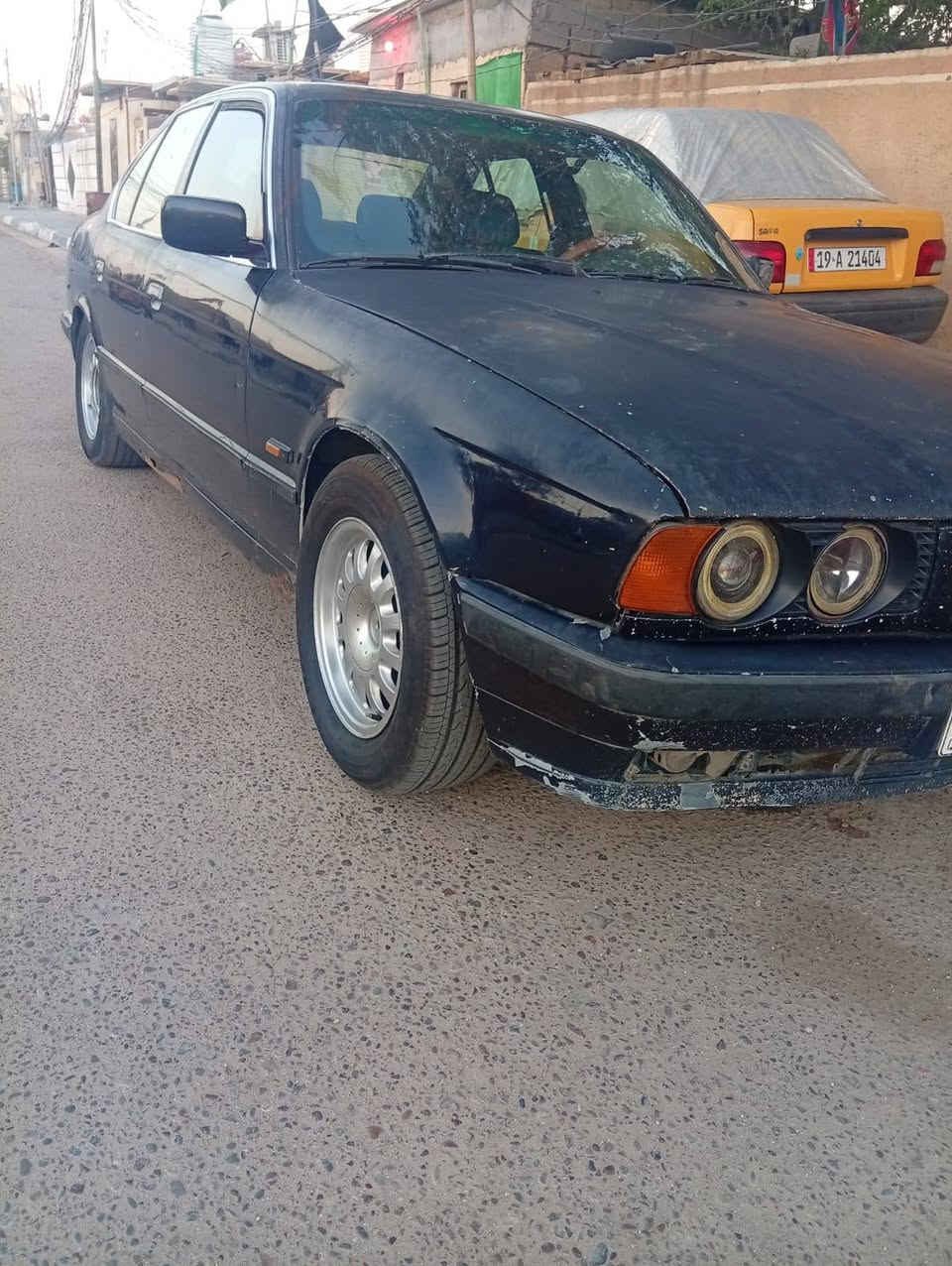 سلام عليكم بي ام 525موديل 89للبيع او مراوس السعر 40وبيه مجال مكاني كربلاء ***********
