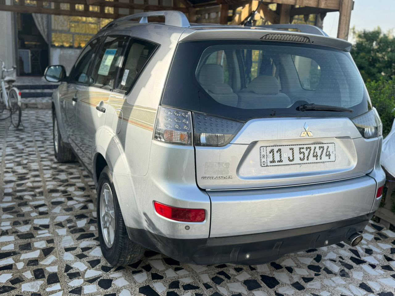 السلام عليكم مسيوبشي اوتلاندر 2008 خليجيه بيهه صبغ هلال الجاملغ الخلفي فقط
ماشيه 97
صدر كامل جديد 
زوج تايرات جدد
رقمهه بغداد انكليزي هزه جديده
السياره ب اسمي 
مكان السياره بغداد حي القاهره
داخل بيجي 
تبريد ممتاز 
كير اوتو 
فور ويل بيهه يعني دفع رباعي
السياره نظيفه جداا 
السعر 105
لل استفسار 
***********

