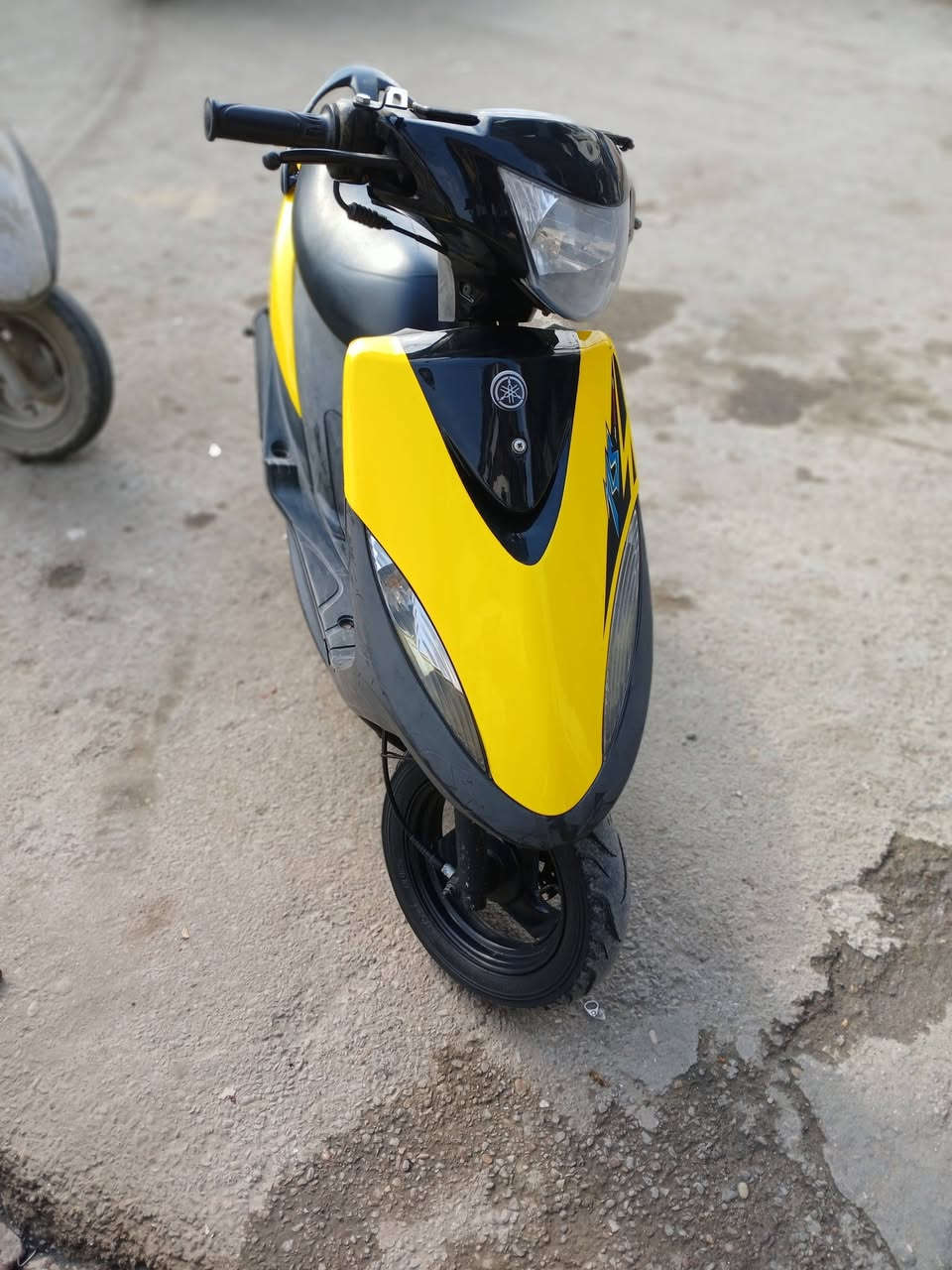 سلام عليكم ورحمه الله وبركاته
لجداده عنوان وهنا عنوانه 
Max عدله 
موديل 2004
دراجه مكفوله كفاله عامه 
من التاير لتاير 
برغي منازل منه 
صار 3شهور نازله اوراق كامله بئسمي منفيس وعقد شراء الله شاهد
الدراجه جديده ماكو أخته ❤️
.

مكانه الدوره ابودشير 
***********
السعر 850 ألف وبيهة مجال للشراي 

.

متواجد فقط واتساب
