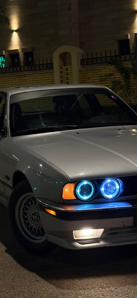 السلام عليكم 
بي ام ٥٢٥ مسكر موديل ٩١ اصل
مصبوغه عام  للجمالية 
سيارة جاهزه كلشي شغال بيها فول مواصفات 
السعر ٦٠ قابل للتفاوض 
العنوان كربلاء 
*********** كربلاء, العراق
