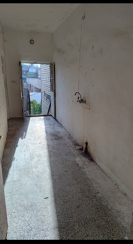 مشتمل لايجار مساحه 100 متر غرفة نوم وصاله ومطبخ ومنور وملحقات المنطقه الشعب حي التجار شارع الاسواق المركزية مقابل مدرسة عمر المختار الابتدائيه المنطقه مرتبه ماكو أحد مقابل البيت حائط مدرسه اعداديه ومدرسه ابتدائيه السعر 375 الف
 موبايل /*********** بغداد, العراق
