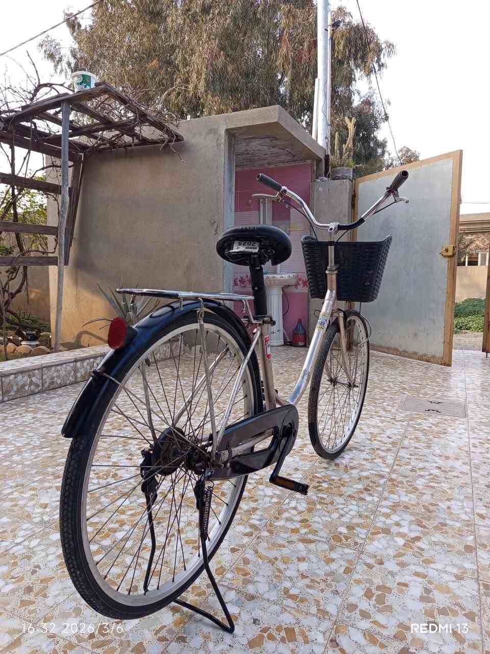 سلام عليكم
بايسكل عبد الحليم للبيع
البايسكل كامل ميحتاج اي مصرف
السعر 65 وبي مجال
للتواصل ***********
