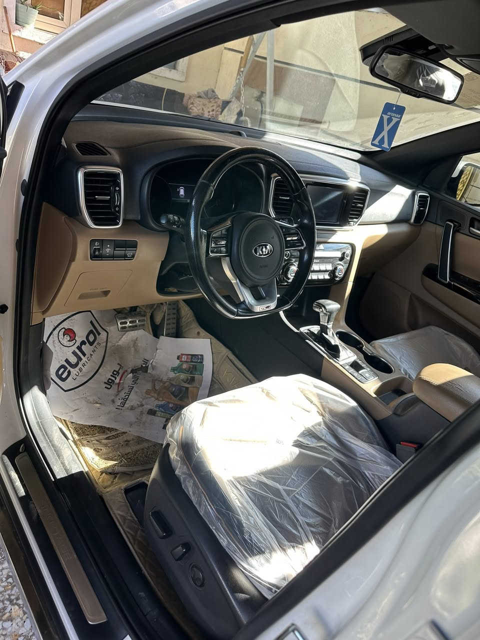 السلام عليكم للبيع كيا سبورتج جي تي لاين موديل 2020 
رقم بغداد نص جاملغ صبغ وشوية بارد مكينة 2000 مكينة وكير كفالة صدر تاير تبريد كلة بشرط العنوان بغداد الكرخ 
ماشية ١٠٢ السعر 193 وبيه مجال رقم الهاتف 
***********
