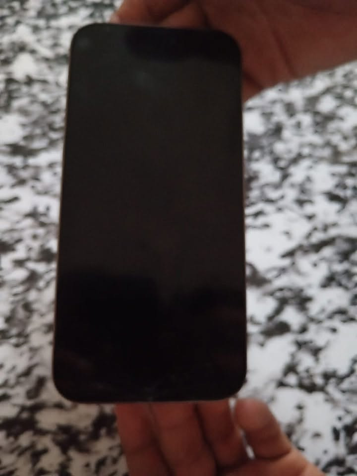 سلام عليكم جهاز 16 ابرو ماكس جهاز ضهر مكسور  وهسه طاح ونكسرت شاشته جهاز بطاريه 94 من طاح وكفت سماعه لاتصال البقي شغال كلشي مابي سعر 850 بدون كارتونه ‪مراوس عادي راوس بس ب 15 برو ماكس ***********
