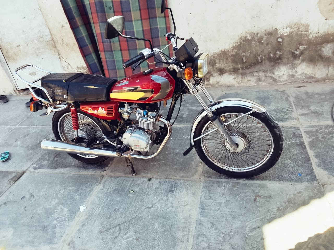 ‏سلام عليكم دراجة 4 كير مديل21 نص هندر وراق صولي كهربايات شغالة تخم تاير جديد وين متريد اطلع دراجة مكينة ناعمة لا نضوح ولا تنقيص خير من الله ربع ما ذب عليهة بكان بغداد نهروان سعر 375 ملاحضة لحد يكلي نتضرني اول واحد يجي ياخذهةة
‏*********** رقم واتساب
‏‪0788 784 3003‬ تصال
