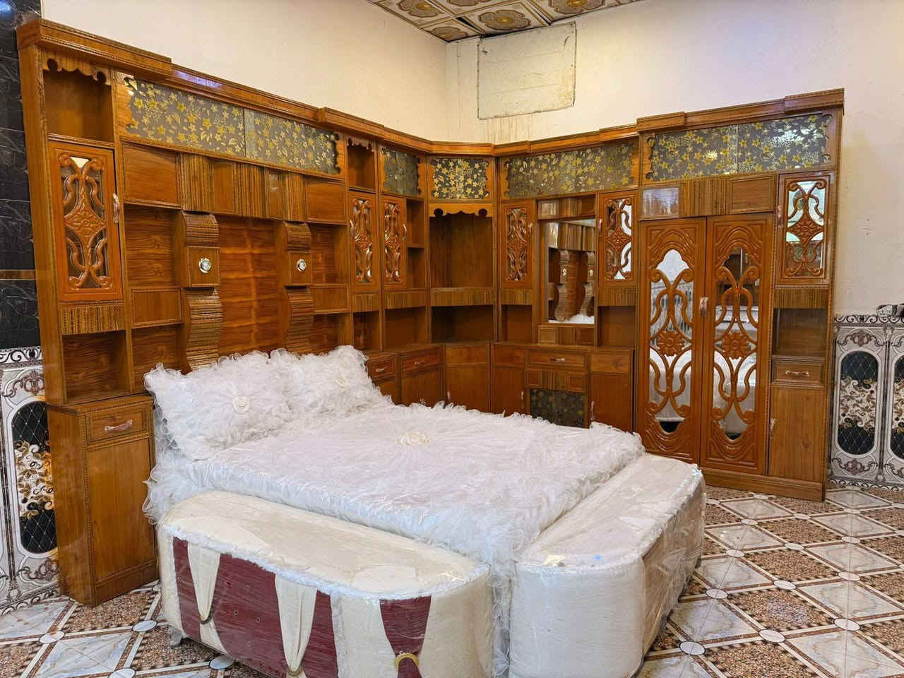 يعلن (معرض الجشعمي )
غرف نوم للبيع بالنقد  والتقسيط 
غرفة نوم صاج عراقي 
السعر بالنقد مليون و350
القسط: 152

 للأســتفسـار
‏***********
‏(واتساب) 

كافه الموظفين الذين يمتلكون ماستر كارد
#للموضفين الدوله- والجيش - والشرطه - والمتقاعدين - والرعايه 
 وهو
او زيارة موقعنا 🚗
 
#العنوان
الانبار- الرمادي-التاميم - القادسيه الاولى شارع المشاتل - قرب ركن المدينه٠
