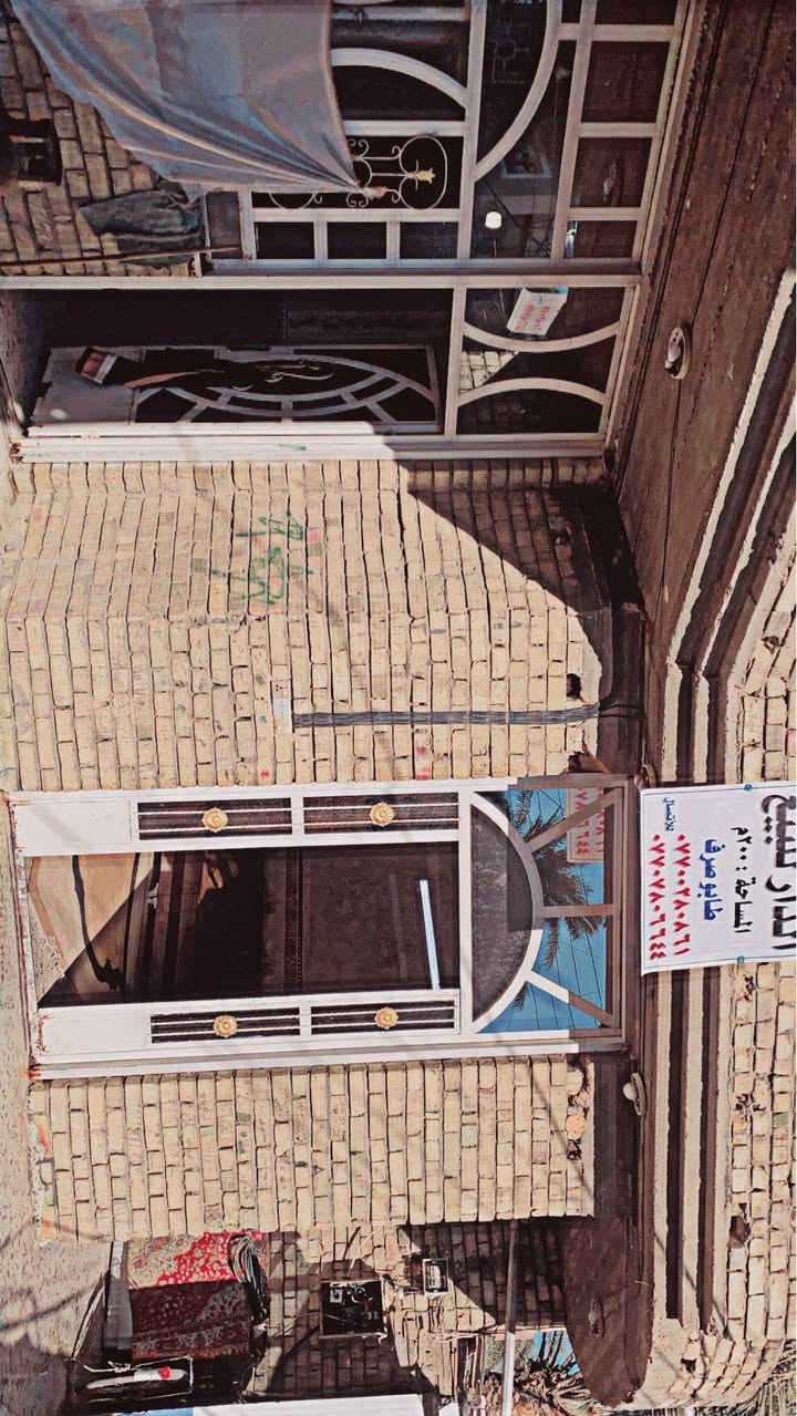 🏡 للبيع دار سكن مميزة – التاجي / حي الحسن العسكري
📍 الموقع: التاجي – حي الحسن العسكري.
📄 نوع السند: طابو صرف – سند (25).
📐 المساحة: 200 م².
📏 الواجهة: 10 متر.
📏 النزال: 20 متر.
🏗️ البناء: جديد – طابقين.

🔹 تفاصيل الدار:

الطابق الأول:

استقبال كبير.

صالة واسعة.

غرفتا نوم.

مطبخ.

صحيات.

منور.

الطابق الثاني:

4 غرف نوم.

صالة.

✨ مميزات الدار: ✅ بناء حديث وتشطيب ممتاز.
✅ كاشي وسيراميك من البداية إلى النهاية.
✅ كراج سيارة.
✅ جاهزة للسكن مباشرة.
✅ موقع مميز وهادئ وقريب من جميع الخدمات.

💰 السعر: ، يُذكر عند التواصل.

📞 للاستفسار والمعاينة: (*********** ).

