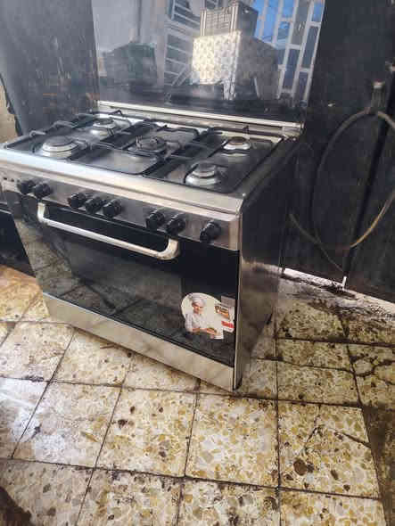 خمس مشاعل ستيل كلة شغال السعر ١٤٥ كربلا ***********
