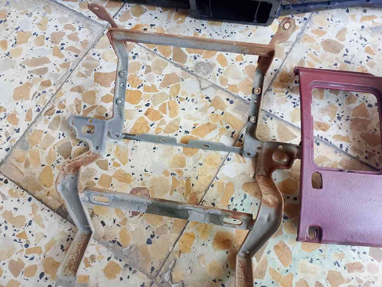 غراض فتون للبيع كلهن 5 الف مكاني بصره حي مهندسين ساحه الرمل رقمي ***********
