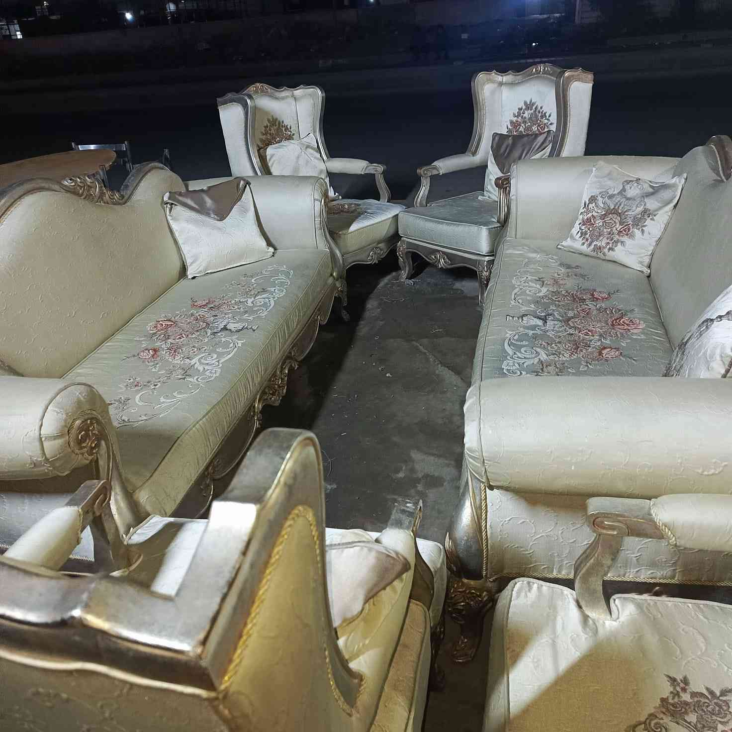 سلام عليكم تخم 10مقاعد اي ضرر ما بي شراي يتواصل ***********
