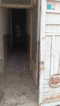 يتوفر شقة الايجار المساحه 90متر في حي الزهور نهاية شارع أبو طالب طابق ...