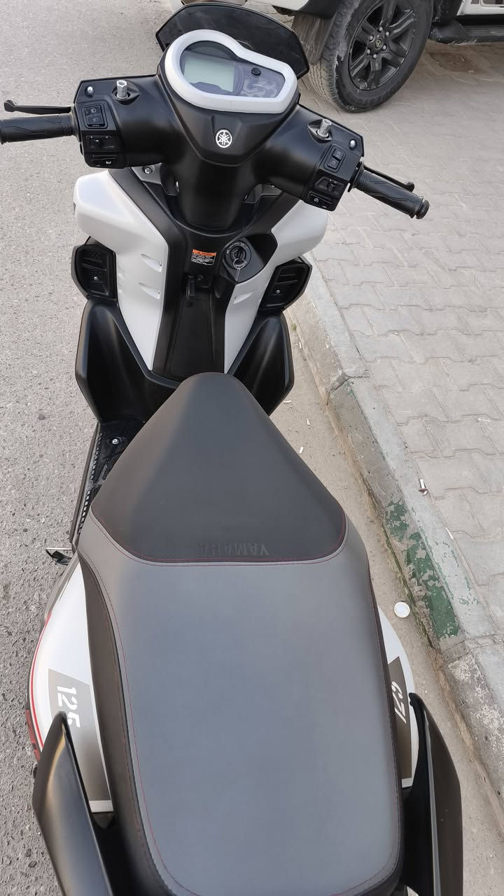 زت ار ٢٥  وكاله ومكفوله كلك مو اوراق نضافه ماشاللله
سعره٢٣٠٠ وبيه مجال
***********
