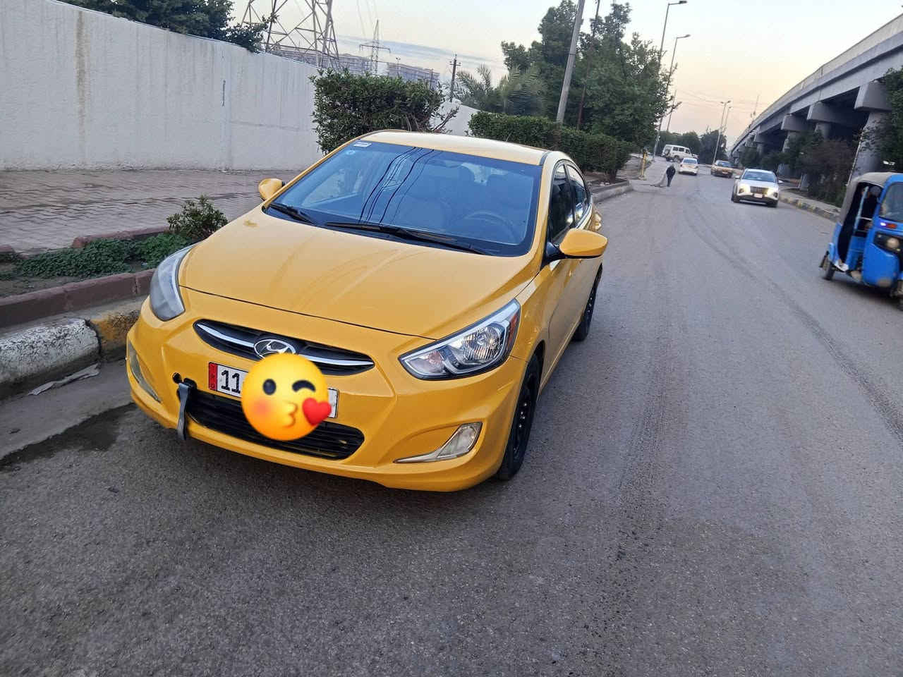 سلام عليكم 
اكسنت موديل 2013 وارد امريكي 
رقم بغداد انكليزي الجديد السياره باسمي ماشيه 138
حادثها باب السايق مبدل فقط بدون دواخل 
مكينه 1600 كير ومكينه خير من الله كفاله 
صدر امامي خلفي جديد تخم تاير جديد كهربائيات جاهزه 
السياره جاهزه وبدون اي نقص 
مكان السياره بغداد الكرخ 
***********
