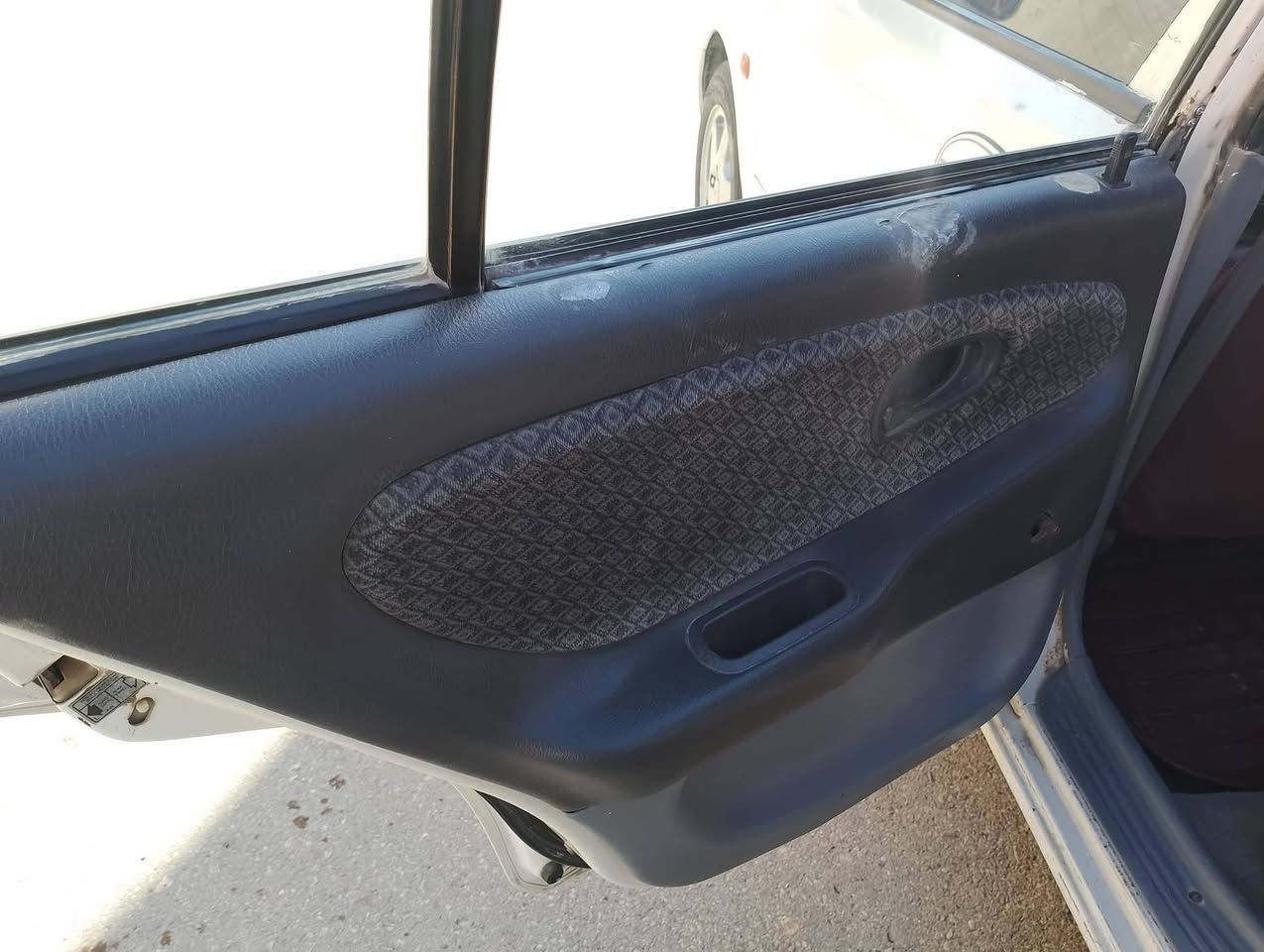 تغليف ابطاين ابواب بروتون 
يوجد لدينا لجميع انواع السيارات 
العنوان العزيزية الشباب مقابيل العمارة السفينه 
 الاستفسار الاتصال ***********
ابو رســــــول
