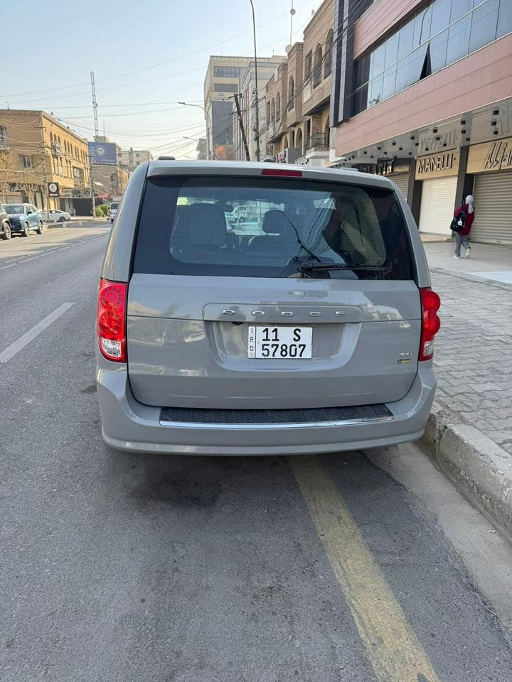 السلام عليكم للبيع موديل 19 صور الحادث بالمنشور ومغيرين لونها شاصي ولغود سليمه عل فحص باب كهرباء صدر جديد تخم تاير جديد ماشيه 85 عنواني بغداد حي تونس السعر 150 
***********
