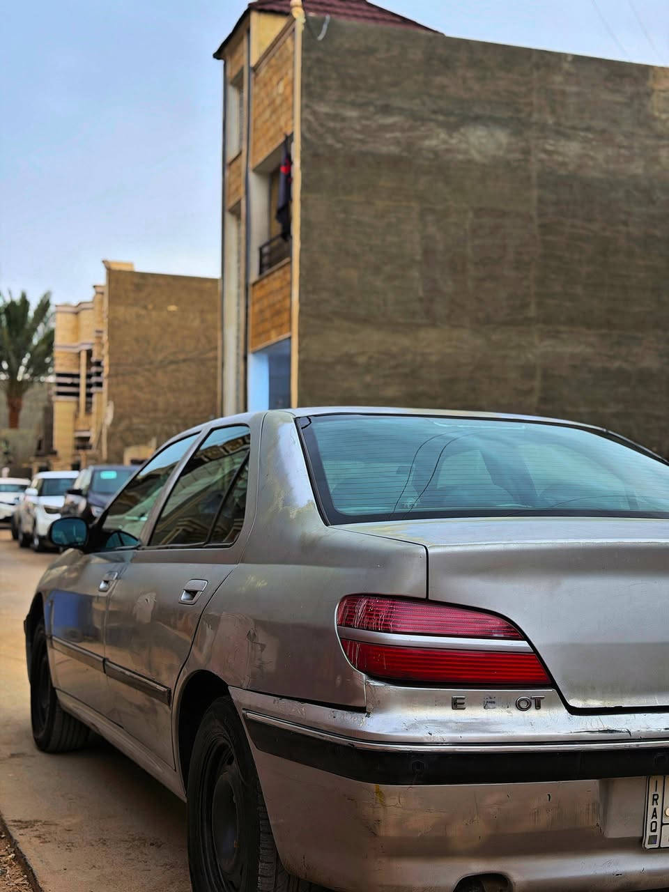 السلام عليكم..عندي بيجو ٤٠٦ بأسمي السيارة للبيع السعر 32 وبيهة مجال ..ممتواجد ع الخاص ...***********
