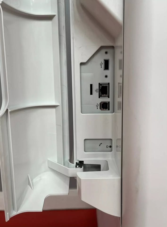 طابعة hp 77760 A3  للبيع
ضارب هيد مالتة تجي هي والعربانة مالتة مكاني واسط 

الاستفسار ***********

