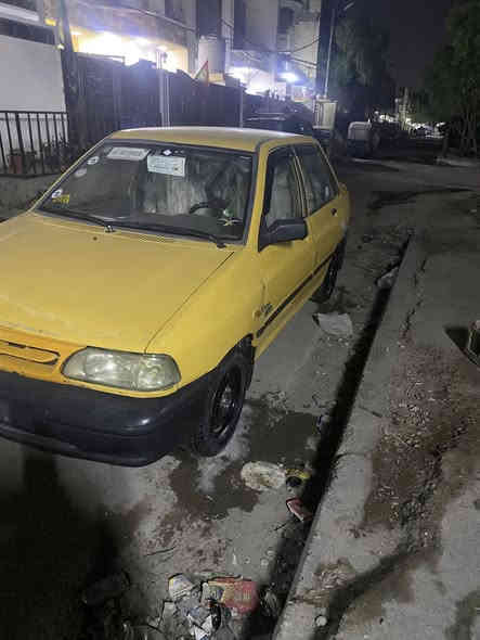 السلام عليكم سايبة موديل2012سيارة بلادية كل شي مابدل بيه تبريد شغال لايت زنون سنتر لوك تخم تاير جديد السعر27 بغداد الدوره الرقم ***********
