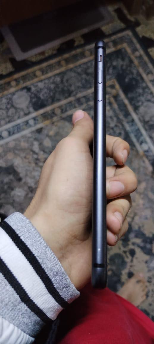 ايفون ٨ بلس ذاكره ٢٥٦ ريجن امريكي بطاريه ع حاسبه تقره ٧٠٪؜ ع موبايل تقره ٦٨ بالميه الجهاز نظيف بس بي مشكلتين شويه الفريم معووج عواج بسيط ماماثر بس مرات يشتغل عندك وضع الاهتزاز ويطفه ماماثر ع اداء الجهاز الجهاز مامفتوح ولامبدل بي شي بلادي 

السعر ١٥٠ وبي مجال


**إذا كنت صاحب هذا الإعلان وتريد حذفه لأي سبب، رجاءا أرسل رسالة إلى الدعم الفني**