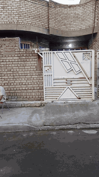 بيت للبيع // المساحة ١٥٠م 
المنطقة // حي الرحمة قرب مطعم بسام 
المعلومات // بيت طابق واحد ما بي اي نق و البيت عالي عن الشارع البيت ( طابو صرف سند منفرد) 
السعر // ١٧٠ او بي مجال 
الرقم ( ***********)
