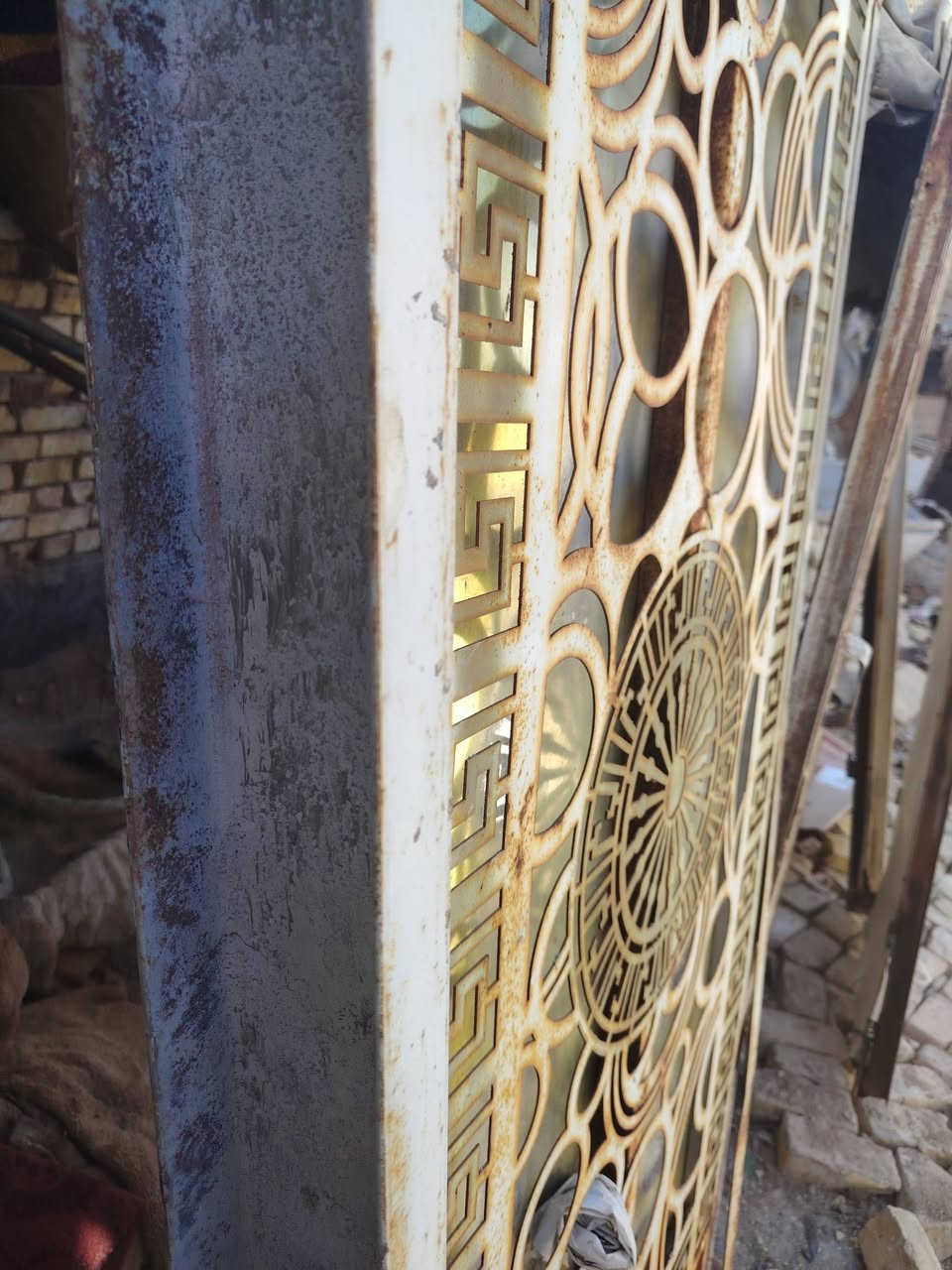 باب ريسي نضيف بقط بس رماده طاكه تلحم ثقيل جرجوبه شيلمان باب نضيف قيمه وخضه ***********
