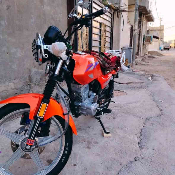 سلام عليكم دراجه للبيع ثامر خلخال وصل بسمي مديل 23 دراجه بدون غراض انطيكياه وضع شركه بس صالنصه ويه دراجه مانقصه شي سعره 1750مليون او سبعميه او خمسين او بيه مجال حك الجيه متوازي عله بيعته ول مايعجبه السعر لا ايصير ابراسي يفتهم شوف اسعارهن او تعل معه تحياتي الكم 🩵🫵رقمي ***********
