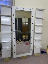 مرايه كبيرة • رفوف • ميز تواليت ٣قطع
