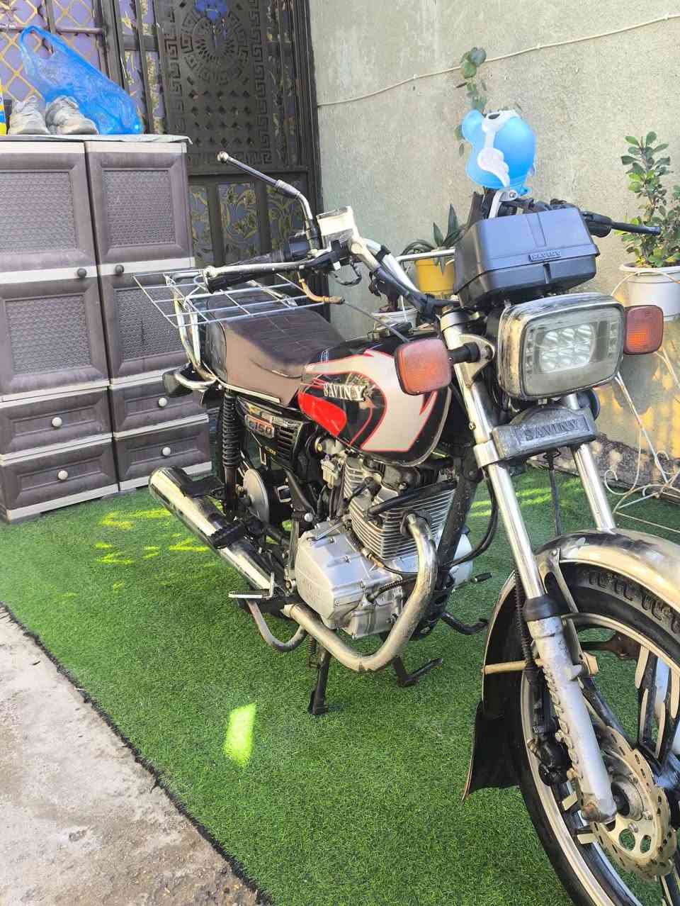 سلام عليكم دراجة سيفاني للبيع موديل 21 نضيفة كلش من ناحية المحرك ومن ناحية الكشر  اوراق اصولية كاملة سعرها 550 الف  بيها مجال شي بسيط للشراي لا تعاملني بل تلفون تعال وبيك خير وتدلل مكاني بغداد الدورة رقمي ***********
