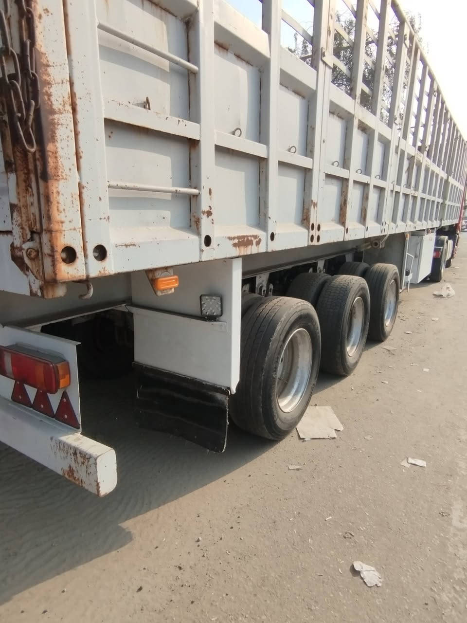 سلام عليكم للبيع عربانه عمل حداديه طول 12 او60 دناكير 14 مكفوله من فطر اوكسر جاهزه للعمل تخم تاير 70  عربانه نضيفه كلش سعر 110 دفتر أو عشره بيه مجال عنوان بغداد الشعب ***********
