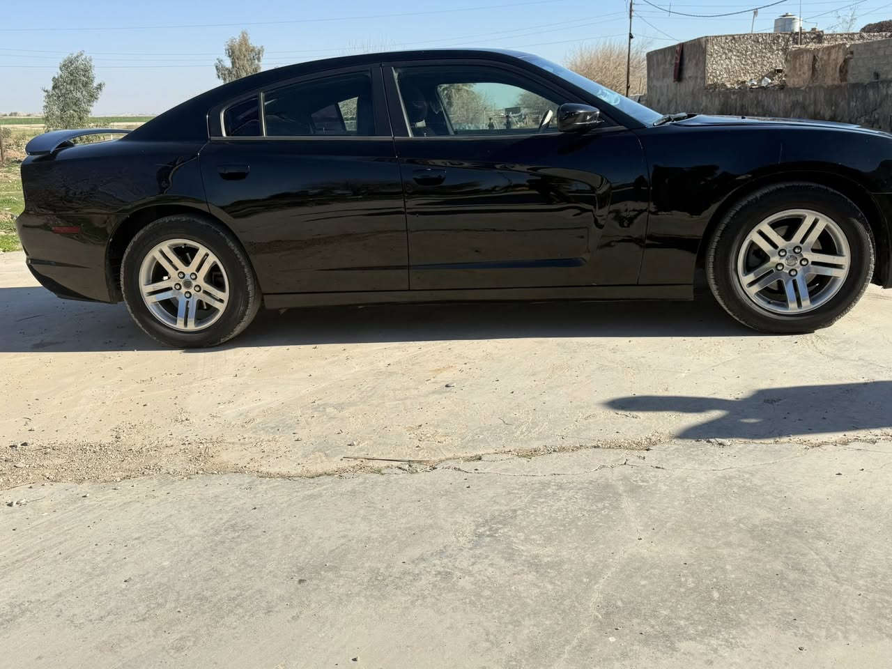 للبيع مستعجل
دوج جارجر 2013 
رقم بغداد انكليزي
 تبديل بنيد فقط ! 
بدون دواخل 
 السعر 155 وبيها مجال 
السنويه بـ اسمي شرط التحويل 
***********
مكاني كركوك
