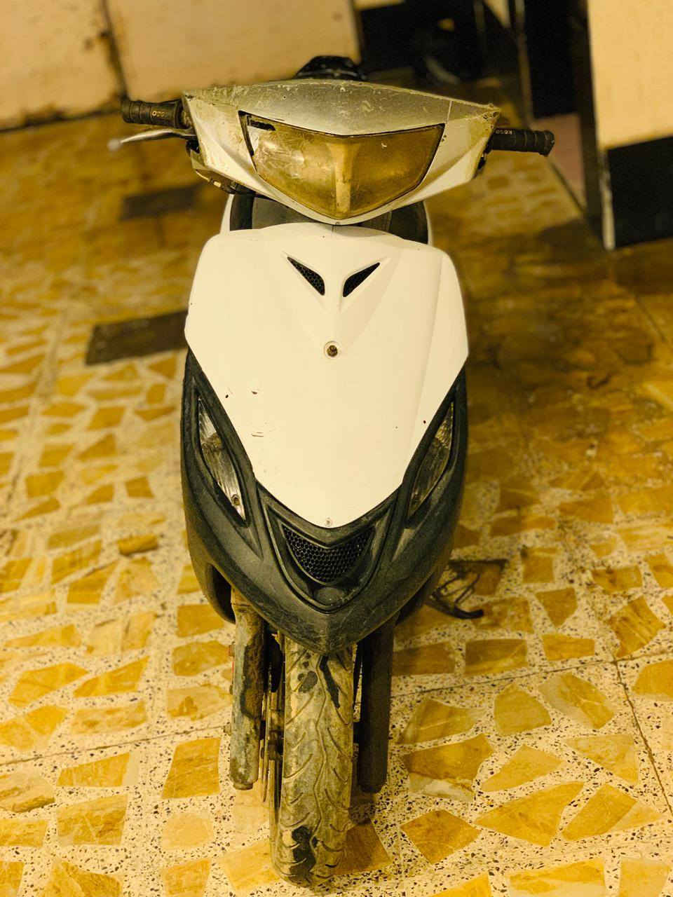 دراجه ماكس للبيع نضيفه كلش السرعه ١٤٠ السعر ٢٠٠ الف ***********
